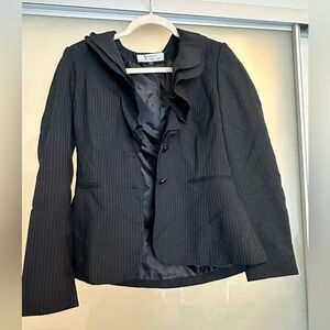 Tahari Arthur Levine Blazer Jacket size 4 black with pinstripes
